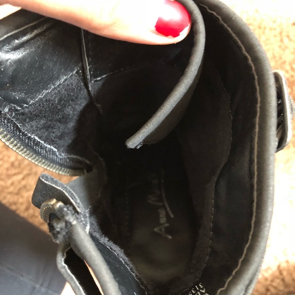 Black heeled ankle booties - Picture 3 of 5